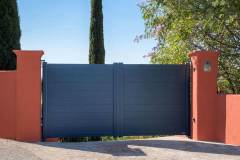 portail-aluminium-battant-anae-kostum